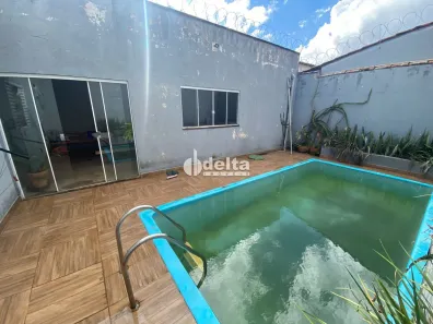 Casa com 3 Quartos à venda, 211m² no Santa Mônica, Uberlândia