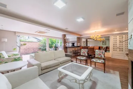 Casa de Condomínio com 4 Quartos para alugar, 251m² no Jardim Carvalho, Porto Alegre