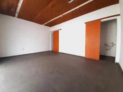 Ponto Comercial para alugar, 300m² no Manoel Honório, Juiz de Fora