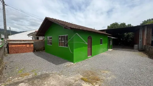 Casa com 2 Quartos para alugar, 190m² no São Luís, Jaraguá do Sul