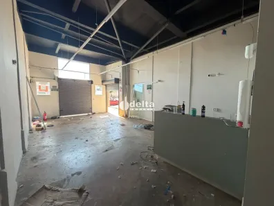 Ponto Comercial para alugar, 130m² no Santa Mônica, Uberlândia