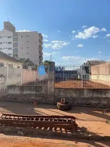 à venda, 656m² no Centro, Londrina