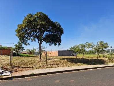 Lote/Terreno à venda, 750m² no Loteamento Luizote de Freitas IV, Uberlândia