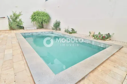 Casa com 3 Quartos para alugar, 176m² no Jardim Patrícia, Uberlândia