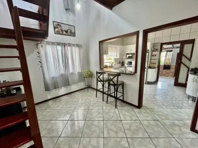 Casa com 3 Quartos à venda, 202m² no Barreiros, São José