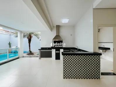 Casa com 4 Quartos à venda, 350m² no Jardim Karaíba, Uberlândia