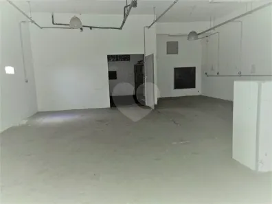 Galpão/Depósito/Armazém com 8 Quartos à venda, 525m² no São Judas, São Paulo