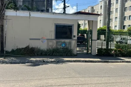 Apartamento com 2 Quartos para alugar, 54m² no Antares, Maceió