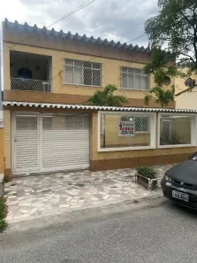 Casa com 4 Quartos para alugar, 320m² no Vila Valqueire, Rio de Janeiro