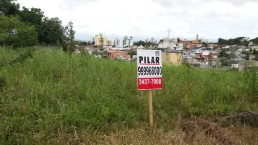 Lote/Terreno à venda, 416m² no Comerciário, Criciúma