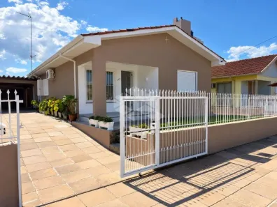 Casa com 3 Quartos para alugar, 201m² no Centro, Estância Velha