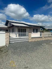 Casa com 3 Quartos à venda, 200m² no Centro, Joinville