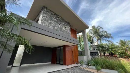 Casa de Condomínio com 4 Quartos à venda, 290m² no Jardins Madri, Goiânia