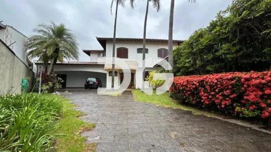 Casa com 5 Quartos à venda, 437m² no Parque São Quirino, Campinas