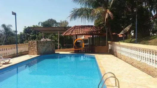 Fazenda/Sítio com 3 Quartos à venda, 203m² no Vila Santa Helena, Atibaia