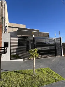 Casa com 2 Quartos à venda, 110m² no Jardim Petrópolis, Maringá