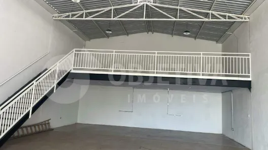 Galpão/Depósito/Armazém para alugar, 300m² no Bosque dos Buritis, Uberlândia