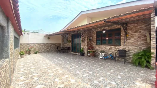 Casa com 3 Quartos à venda, 300m² no Aleixo, Manaus