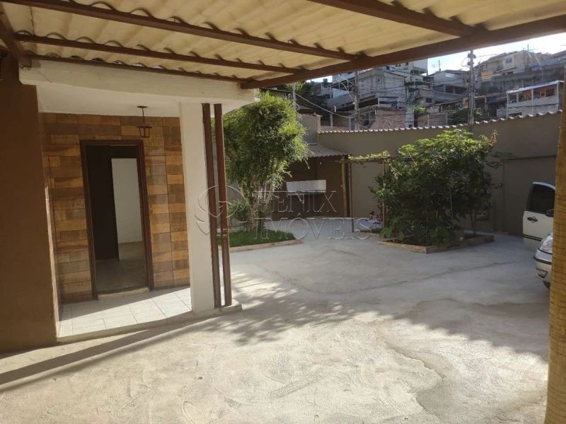 Casa com 3 quartos — Glória, Belo Horizonte