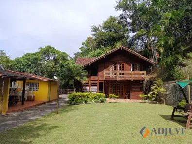 Casa de Condomínio com 5 Quartos à venda, 382m² no Itaipava, Petrópolis