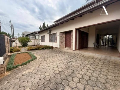 Casa com 4 Quartos à venda, 240m² no Costa e Silva, Joinville