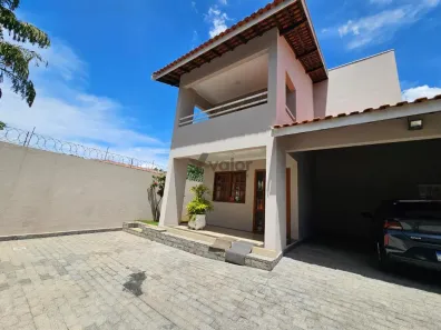 Casa com 3 Quartos para alugar, 199m² no Nova Campinas, Campinas