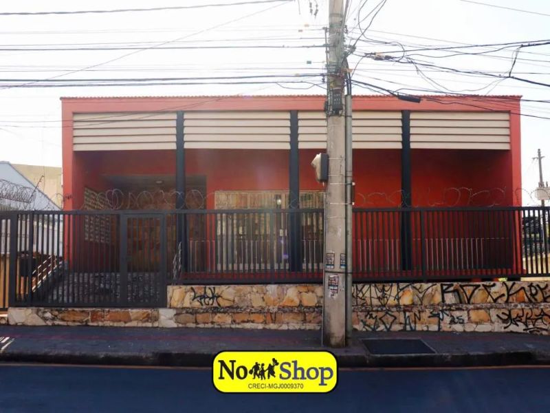Casa com 6 quartos — Calafate, Belo Horizonte
