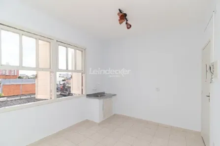 Kitnet com 1 Quarto para alugar, 20m² no Azenha, Porto Alegre