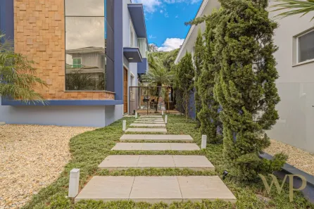 Casa de Condomínio com 3 Quartos à venda, 272m² no América, Joinville