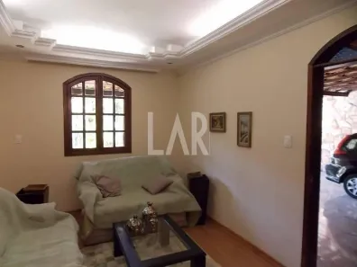 Imóvel Comercial com 3 Quartos à venda, 256m² no Glória, Contagem