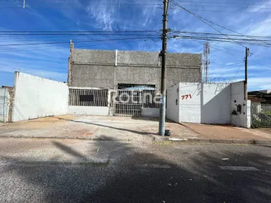 Galpão/Depósito/Armazém para alugar, 400m² no Bom Jesus, Uberlândia