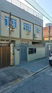 Apartamento com 2 Quartos para alugar, 80m² no Imbetiba, Macaé