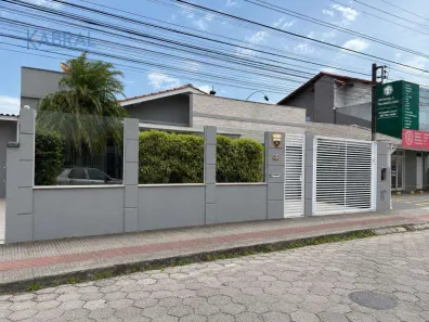 Casa com 4 Quartos para alugar, 152m² no Santa Mônica, Florianópolis