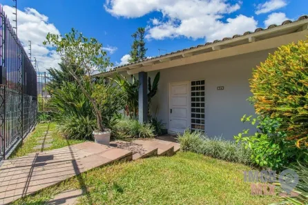 Casa com 3 Quartos à venda, 234m² no Três Figueiras, Porto Alegre