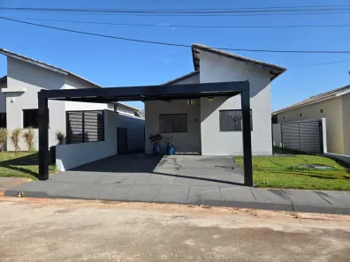 Casa com 3 Quartos à venda, 132m² no Jardim Decolores, Trindade
