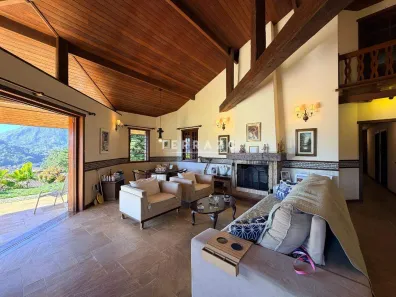 Casa com 5 Quartos à venda, 352m² no Iucas, Teresópolis