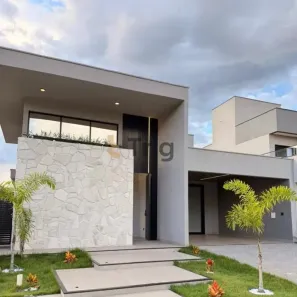 Casa com 3 Quartos para alugar, 172m² no Jardins Porto, Senador Canedo