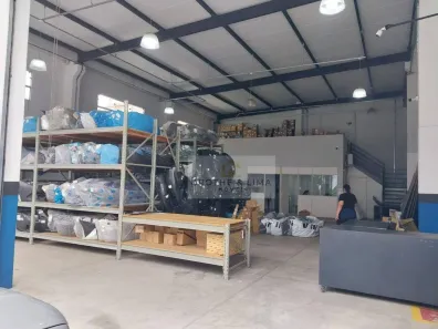 Galpão/Depósito/Armazém para alugar, 250m² no Jardim Baronesa, Taubaté