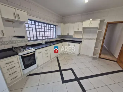 Casa com 3 Quartos para alugar, 177m² no Jardim São Paulo, Americana