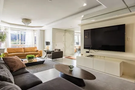Casa com 3 Quartos à venda, 385m² no Chácara das Pedras, Porto Alegre