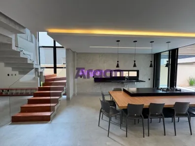Sobrado com 4 Quartos à venda, 251m² no Residencial Villagio Toscana, Goiânia