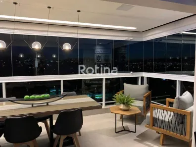 Apartamento com 3 Quartos para alugar, 137m² no Tabajaras, Uberlândia
