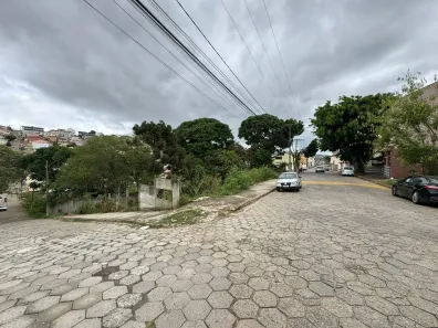 Lote/Terreno à venda, 900m² no Vila Carneiro, São Lourenço
