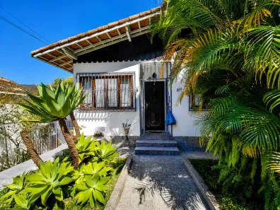 Casa com 4 Quartos à venda, 179m² no Carlos Guinle, Teresópolis