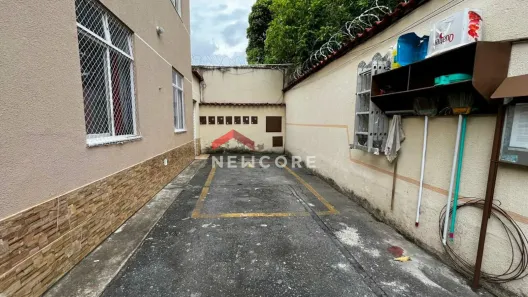 Casa com 2 Quartos à venda, 75m² no Parque Xangri-Lá, Contagem