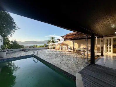 Casa com 3 Quartos à venda, 230m² no Itaipu, Niterói
