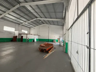 Galpão/Depósito/Armazém para alugar, 650m² no Centro, Camboriú