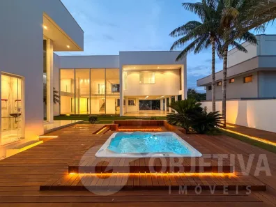 Casa de Condomínio com 3 Quartos à venda, 500m² no Nova Uberlândia, Uberlândia