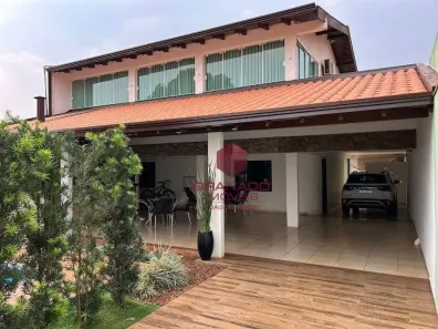 Sobrado com 4 Quartos à venda, 284m² no Jardim Iguaçu, Maringá