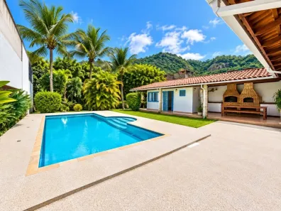 Casa de Condomínio com 3 Quartos para alugar, 220m² no Recreio dos Bandeirantes, Rio de Janeiro
